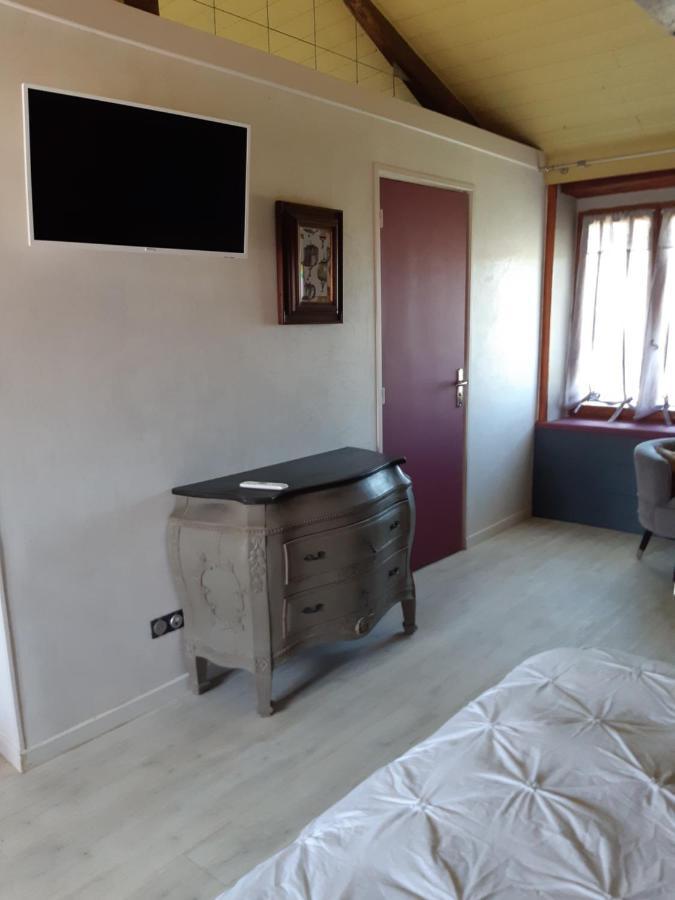 Chambre Double Avec Piscine Et Jacuzzi Bernadets-Debat Екстериор снимка